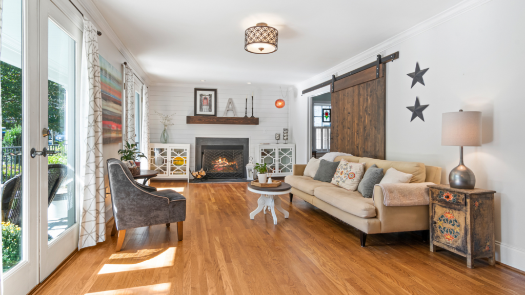 Maximize your sale price with professional home staging and styling.